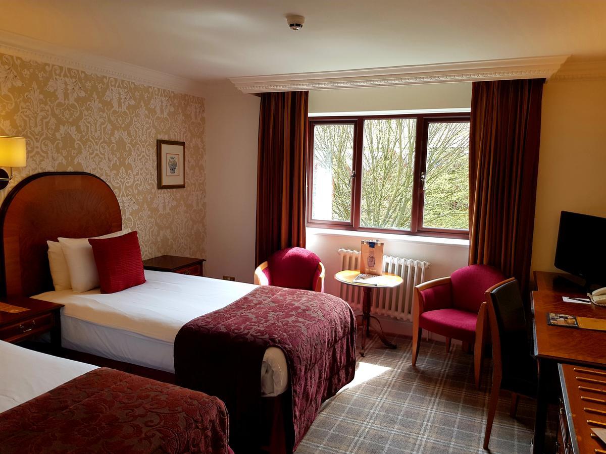 Redworth Hall Hotel- Part Of The Cairn Collection Newton Aycliffe Room photo